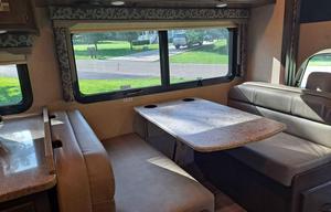 LIKE NEW- 31 foot Class C with Bunkbeds!!