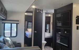 2023 Coachmen RV Freedom Express Liberty Edition 326BHDSLE RV rental photo 13