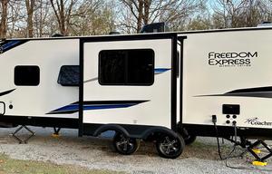 2025 Coachmen RV Freedom Express Select 247SE RV rental photo 5