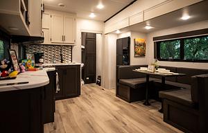 Brand NEW 2026 Luxury Camper Near Disney World!