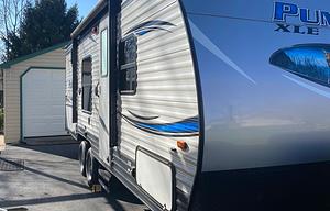 2019 Palomino Puma XLE Lite 22RBC