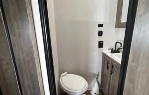 2021 Sabre 37FLH Front-living fifth wheel
