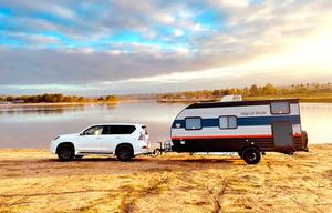 **Rent my 2022 RV Delivered to RV Parks+Sleeps 5**
