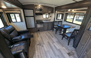 Sunset Trail | Spacious & Cozy, Ideal for a Couple