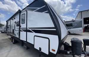 2021 Imagine 2800BH RV rental photo 3