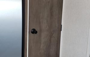 Bunkhouse & Lounge, Fully-Loaded & Turn-key Ready!