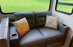 2022 Surveyor Legend 276BHLE - Family/Pet Friendly