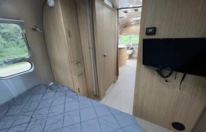 "Sky Glider" Airstream Flying Cloud 25FB