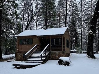 SLY GUARD CABIN- Winter