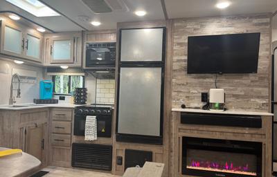 Cozy Up, Camp Out – pet-friendly 7 sleeper!