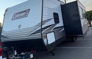 2020 Dutchmen RV Coleman Lantern Series 263BH RV rental photo 5