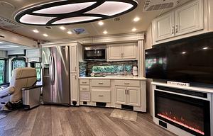 2021 Diesel, Bunks, 2 Full Baths