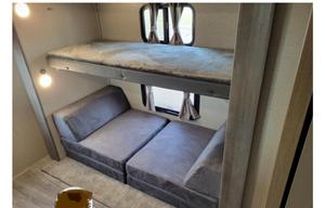 2022 Coachmen Sleeps 10!