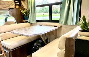 The Queen Bea: Class C 2018 Jayco Greyhawk 31FS