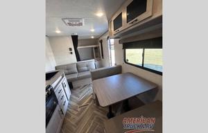 2025 Keystone zinger 252 BH