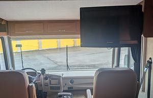 2011 Fleetwood RV Storm 32BH RV rental photo 2