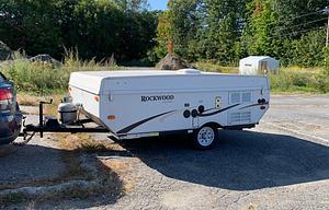 A popup with all the essentials, tow with any car!