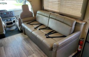 Pet & Family Friendly 2018 Thor Four Winds