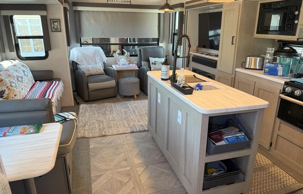 2023 Forest River Salem Platinum 32RETX TT