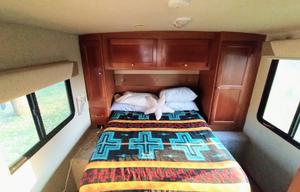 2016 Winnebago Vista 31KE RV rental photo 11