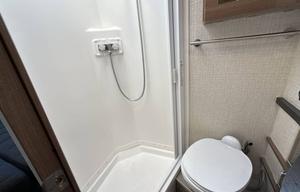 Top Notch Rv - Mercedes Benz Atasca Navion 24v 26'