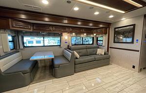 LUXURY RV