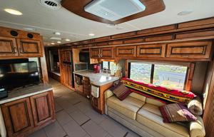2011 Monaco Knight 36 PFT