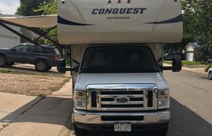 32ft class C with Bunk beds and LEVELING JACKS!!