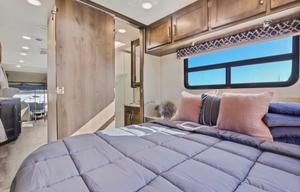 10-Person Jayco Redhawk 31F Vacation