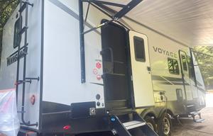 Serenity on Wheels: Spacious Winnebago  for Two