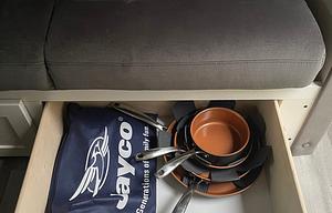 The little lodge - cozy family camper for 8!