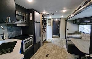 Family Friendly 10 Person with Outdoor Items