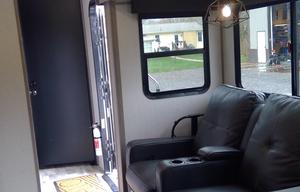 2022 Dutchmen RV Kodiak Ultimate 3301BHSL