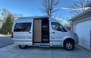 Luxury Mercedes Camper Van Easy Drive and Starlink