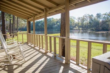 Millwood Golf and RV Resort