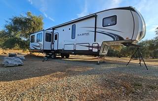 Meticulously Clean Luxury Fifth Wheel