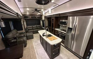 Glamping at its finest! Jayco Luxury sleeps 9!