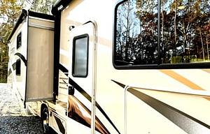 Bunk Floorplan Freedom Elite 30FE - Sleeps 8!