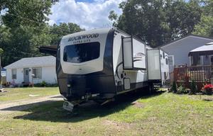 2020 Rockwood Ultra Lite 2906RS RV rental photo 10