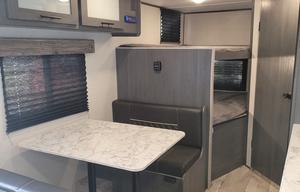 ★FULL size BUNKS★Sleeps 6★Exit 407