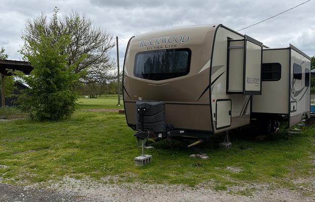 2018 Rockwood Ultra Lite 2706WS RV rental photo 1