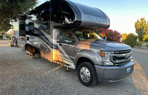 2022 Thor Motor Coach Omni BH35