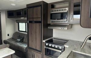 2021 Transcend Xplor 247BH RV rental photo 9