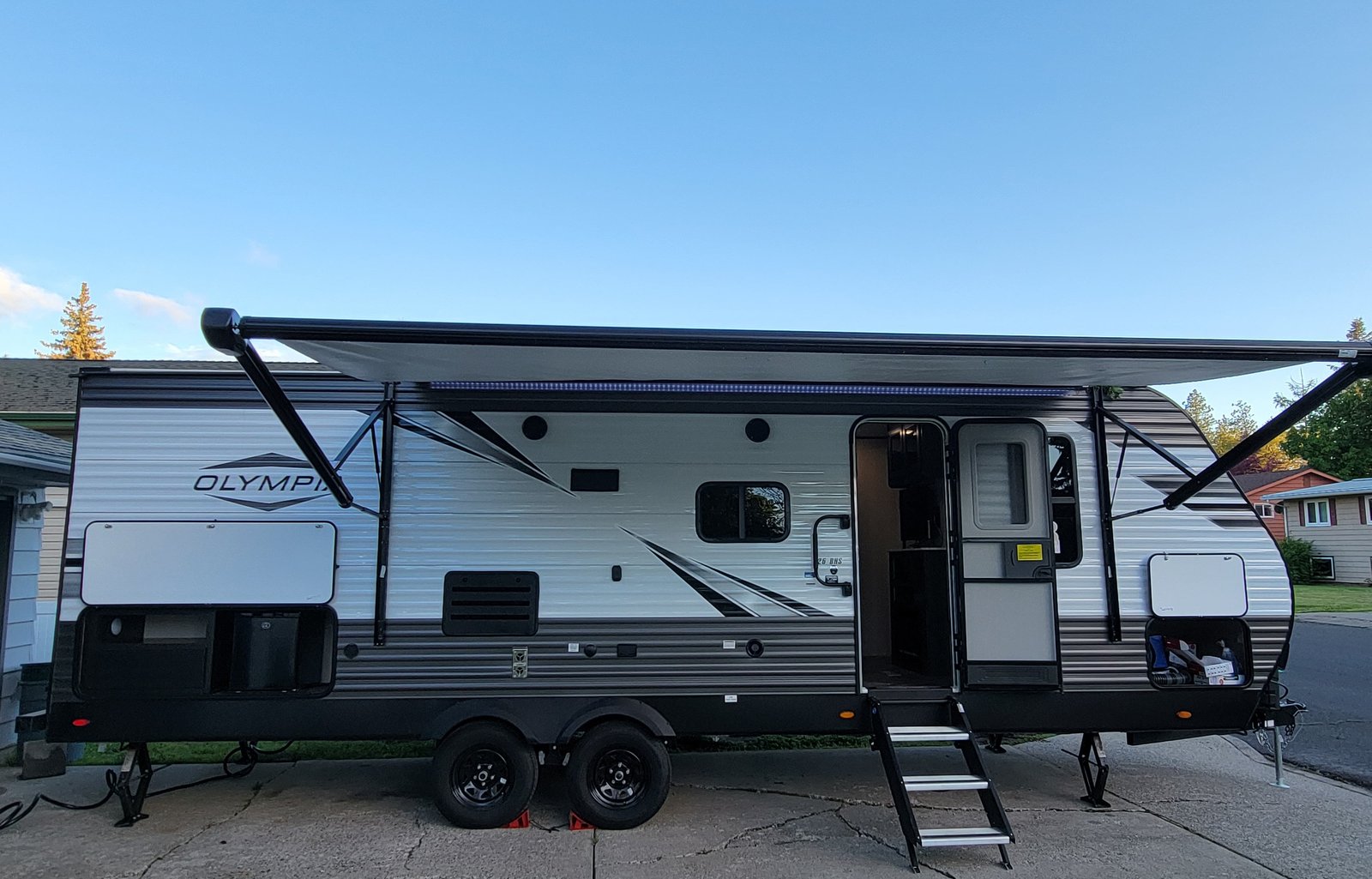 Olympia 26BHS Camper: Your Gateway to Adventure!