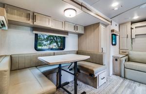 Spacious & Family Friendly Micro Lite 25 ft