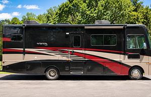 Meet "Nomad" 2019 Winnebago Vista LX