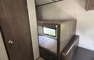 2021 Dutchmen RV Coleman Lantern LT Series 17B RV rental photo 3