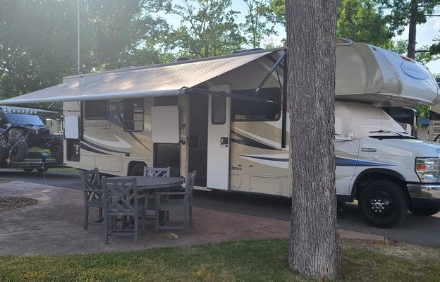 2015 Coachmen RV Leprechaun 317SA Ford 450