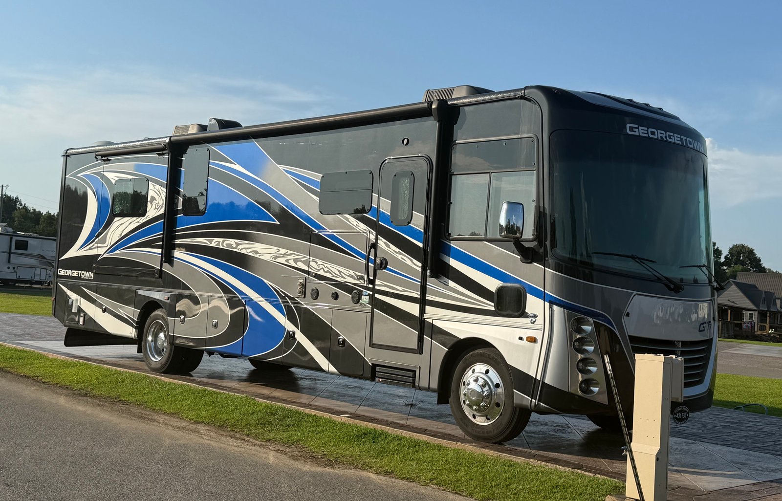 2021 Georgetown GT7 | Premium Class A Motorhome