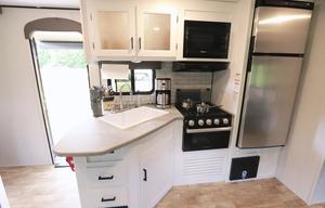 Loaded Brand New 2022 Keystone Hideout Sleeps 10